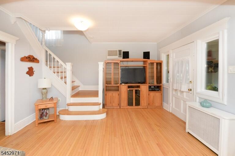 Property listing MLS 4046082 photo 5