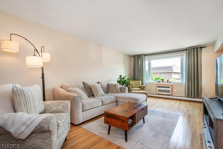 Property listing MLS 4046086 photo 1