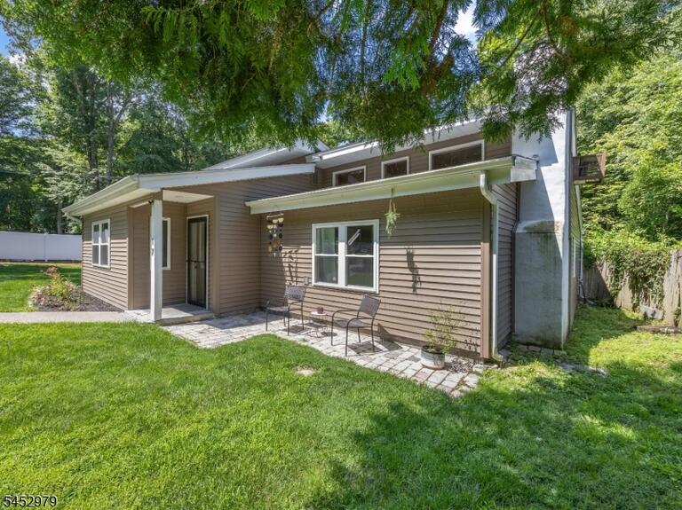 Property listing MLS 4046089 photo 1