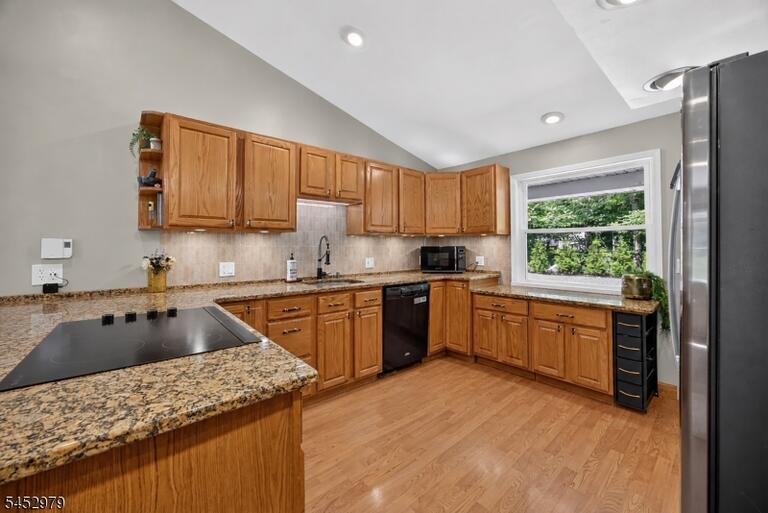 Property listing MLS 4046089 photo 4