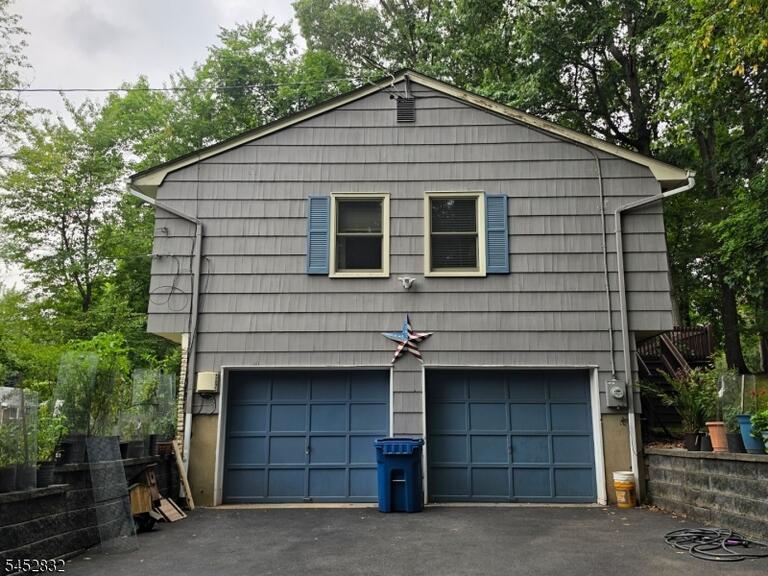 Property listing MLS 4046098 photo 3