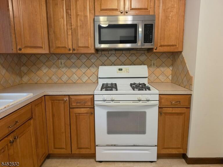 Property listing MLS 4046098 photo 9