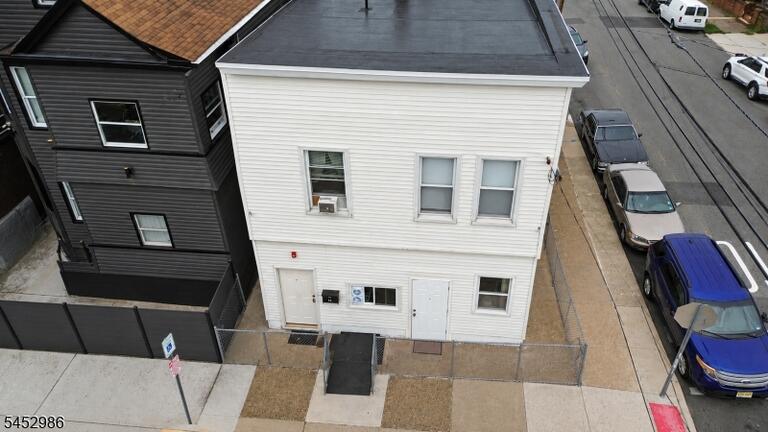 Property listing MLS 4046123 photo 4