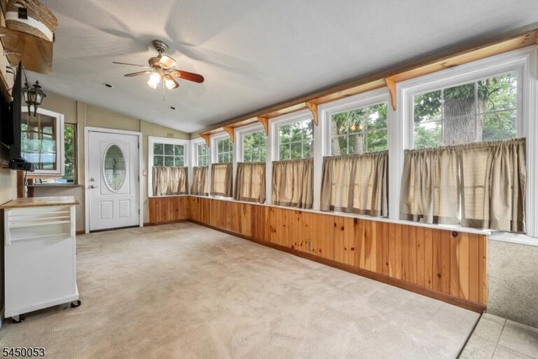 Property listing MLS 4046158 photo 14