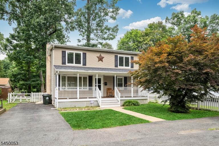 Property listing MLS 4046158 photo 2