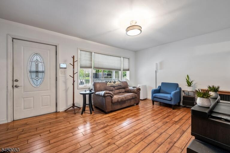 Property listing MLS 4046158 photo 8