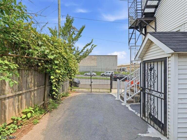 image-4046166-2.jpeg