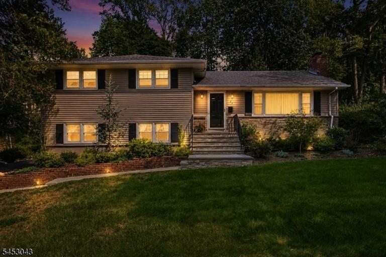 Property listing MLS 4046175 photo 2