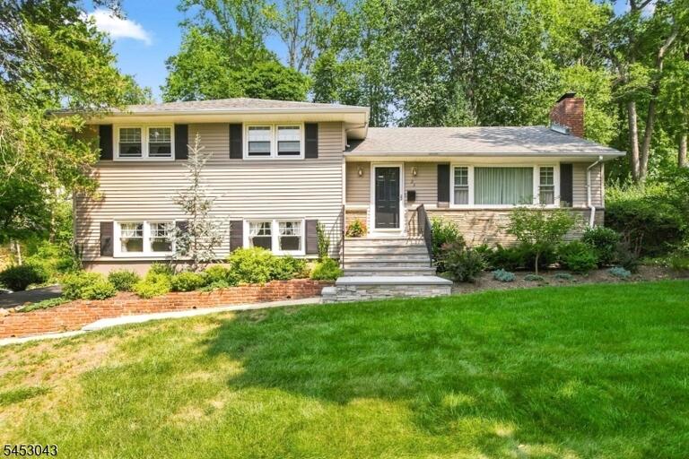 Property listing MLS 4046175 photo 3