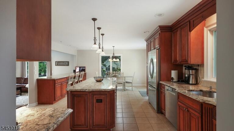 Property listing MLS 4046184 photo 22