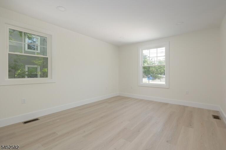 Property listing MLS 4046223 photo 4