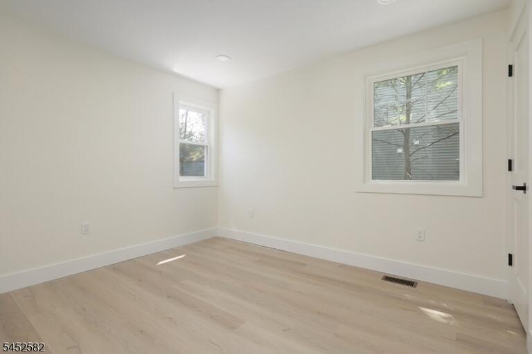 Property listing MLS 4046223 photo 5