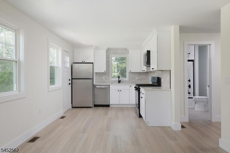 Property listing MLS 4046223 photo 9