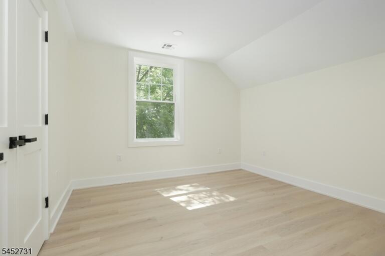 Property listing MLS 4046231 photo 10