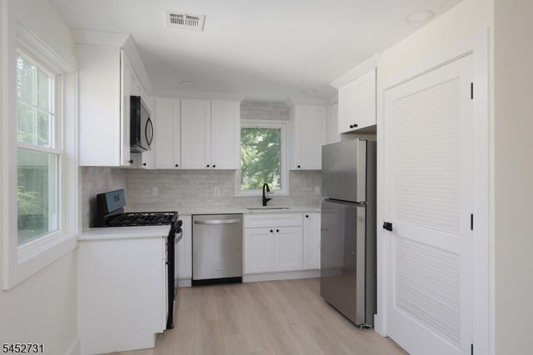 Property listing MLS 4046231 photo 4