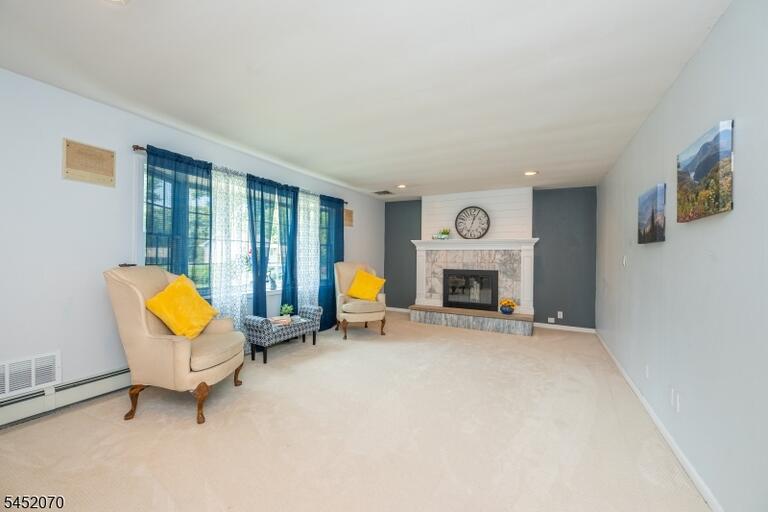 Property listing MLS 4046267 photo 3