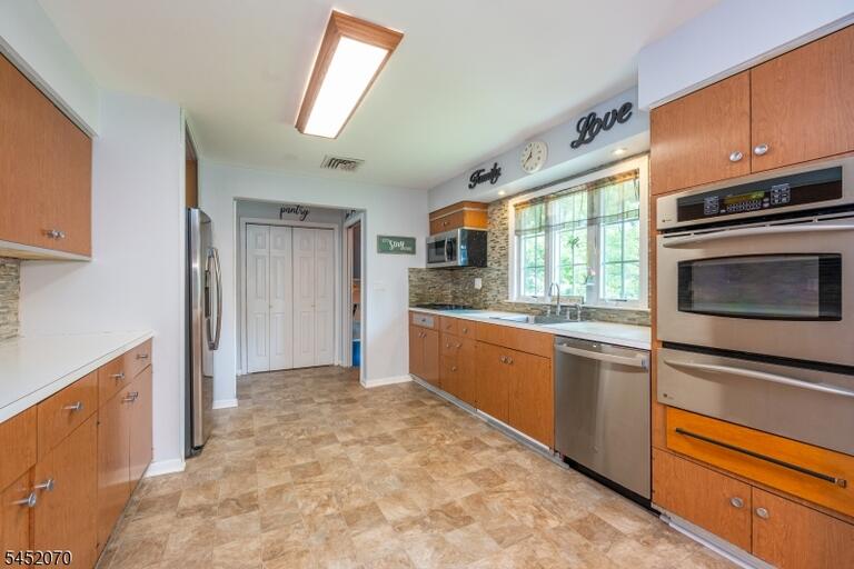 Property listing MLS 4046267 photo 9