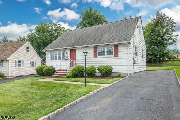 Property listing MLS 4046288 photo 1