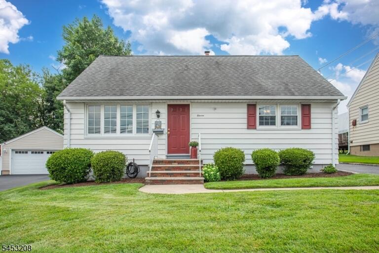 Property listing MLS 4046288 photo 2