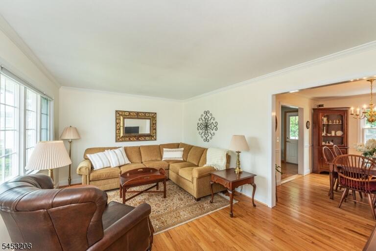 Property listing MLS 4046288 photo 3