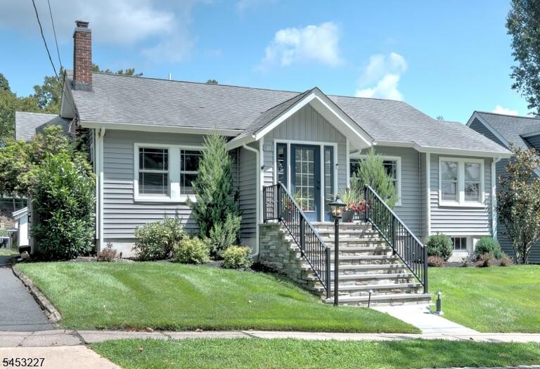 Property listing MLS 4046312 photo 3