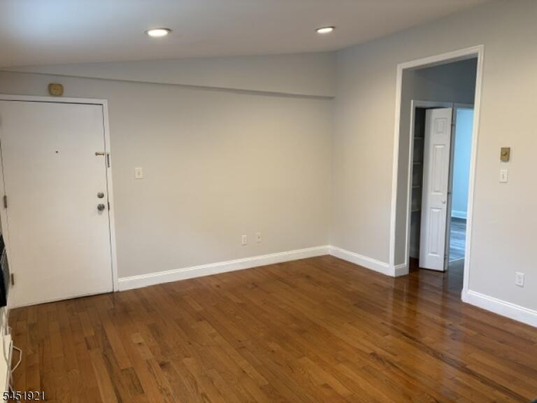 Property listing MLS 4046313 photo 2