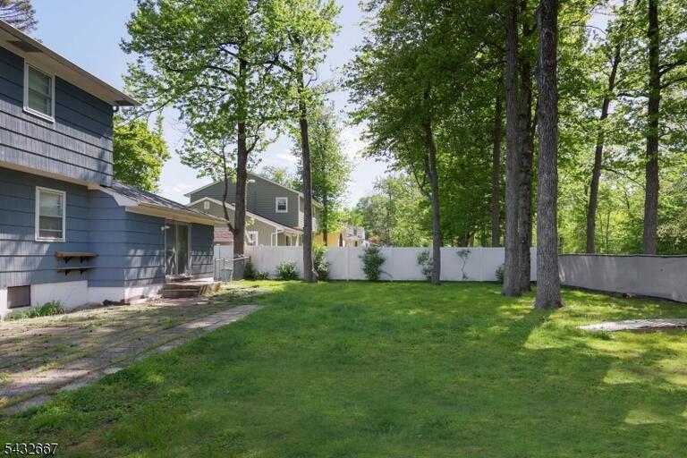 Property listing MLS 4046325 photo 27