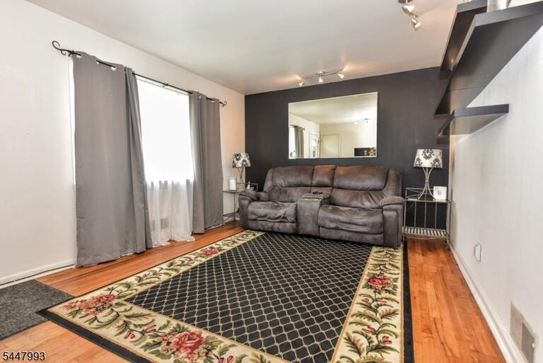 Property listing MLS 4046348 photo 7