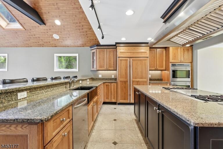 Property listing MLS 4046376 photo 15