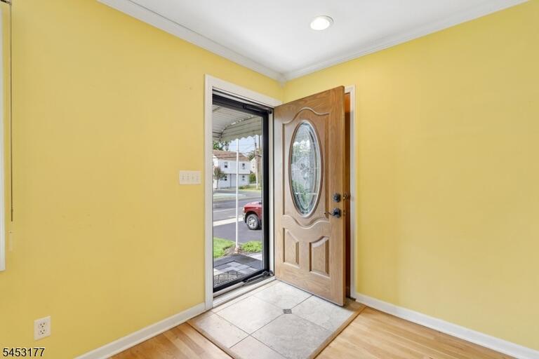 Property listing MLS 4046376 photo 3
