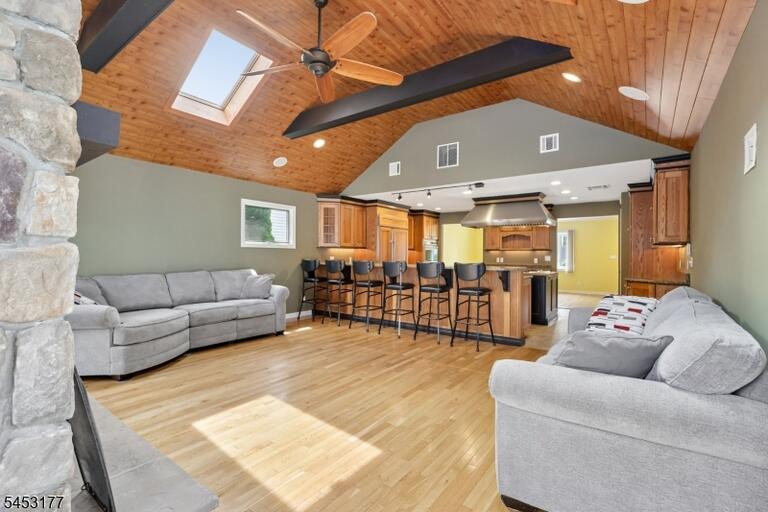 Property listing MLS 4046376 photo 7