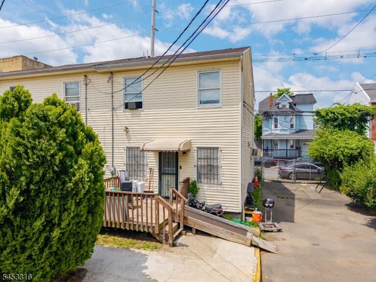 Property listing MLS 4046382 photo 22