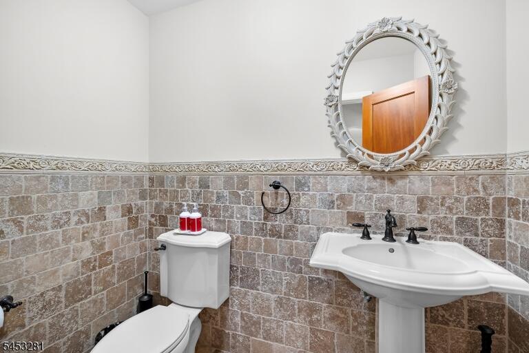 Property listing MLS 4046392 photo 10