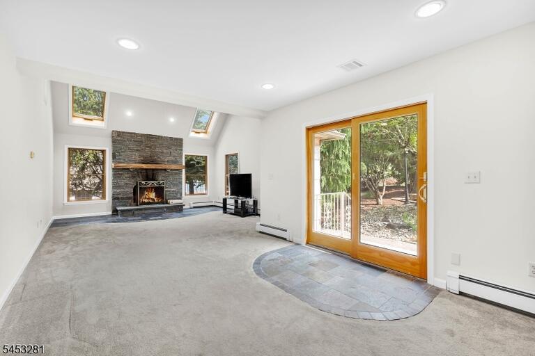 Property listing MLS 4046392 photo 17