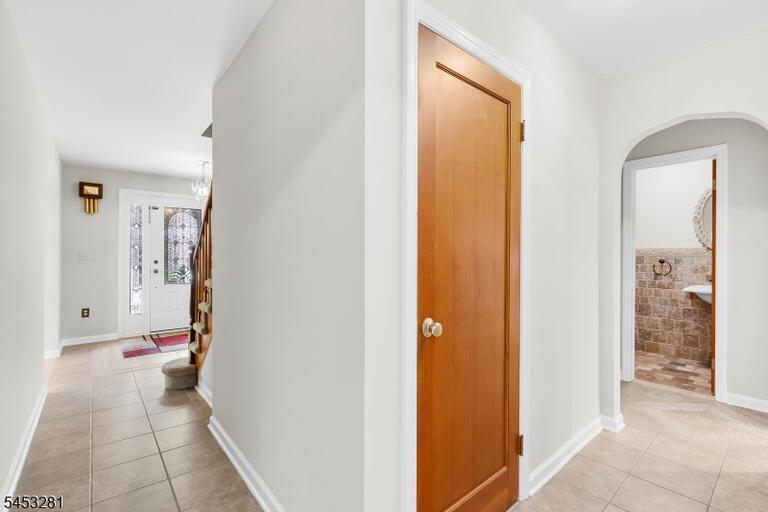 Property listing MLS 4046392 photo 8