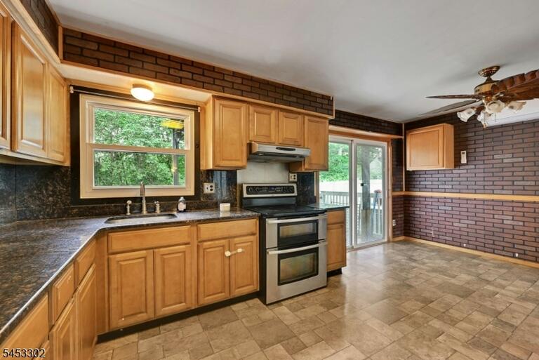 Property listing MLS 4046397 photo 11