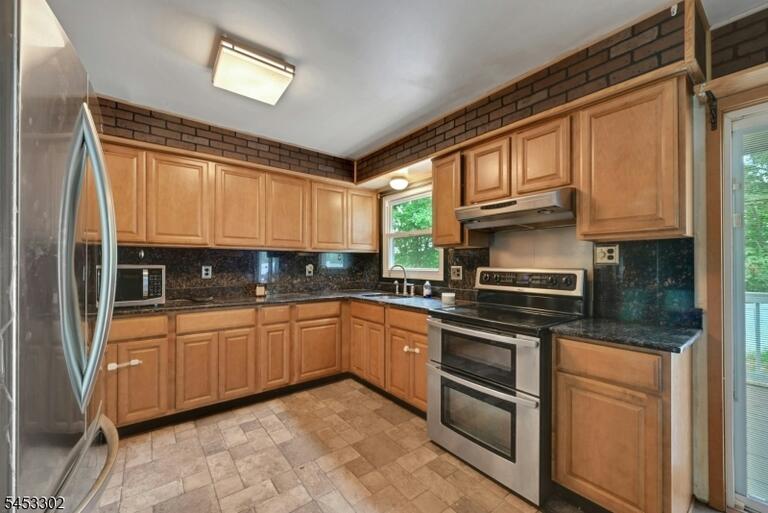 Property listing MLS 4046397 photo 8