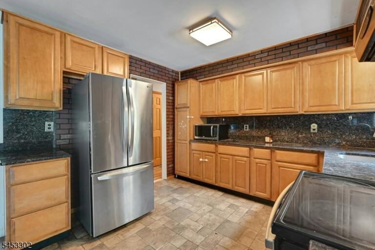 Property listing MLS 4046397 photo 9