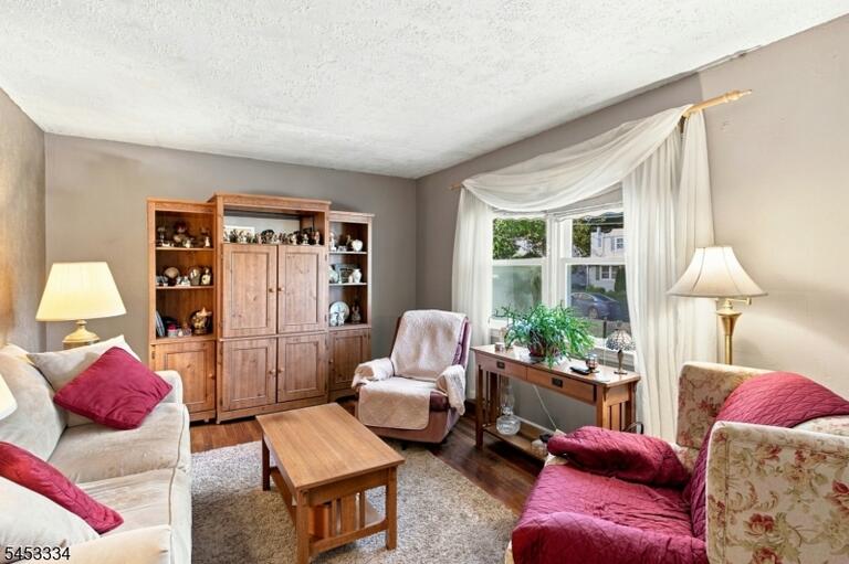 Property listing MLS 4046399 photo 4
