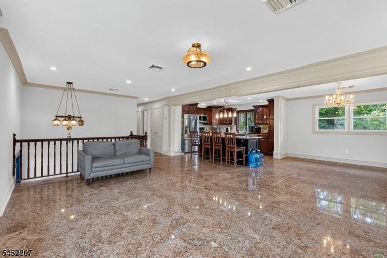 Property listing MLS 4046421 photo 4