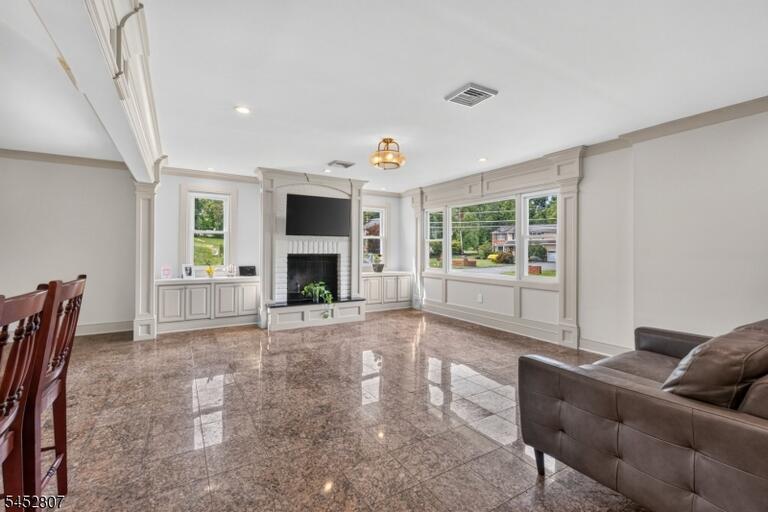 Property listing MLS 4046421 photo 5