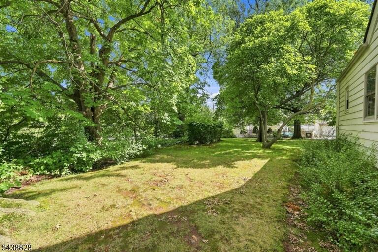 Property listing MLS 4046422 photo 21