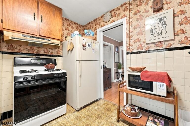 Property listing MLS 4046422 photo 8