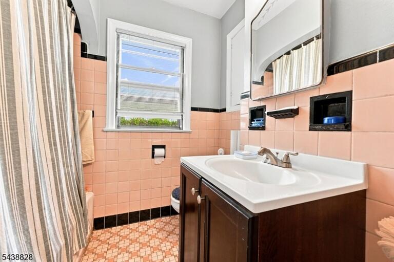 Property listing MLS 4046422 photo 9