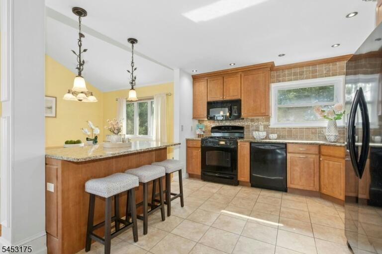 Property listing MLS 4046448 photo 11