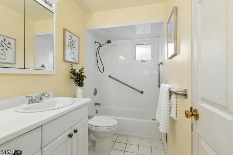Property listing MLS 4046448 photo 18