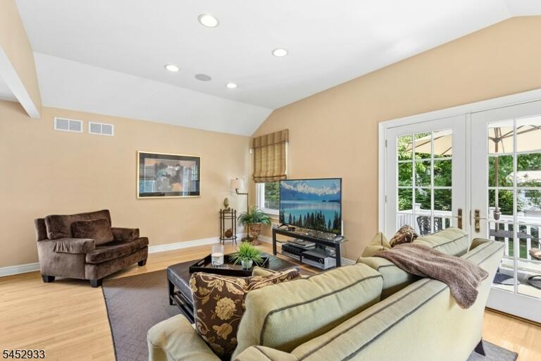 Property listing MLS 4046502 photo 20