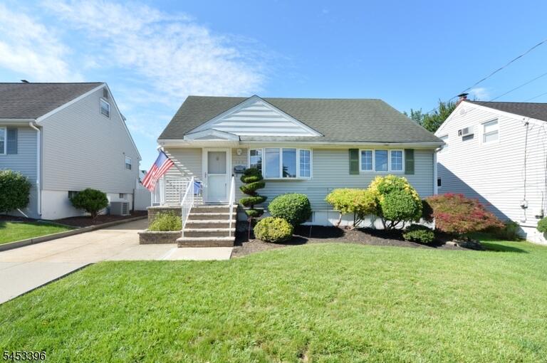 Property listing MLS 4046517 photo 2