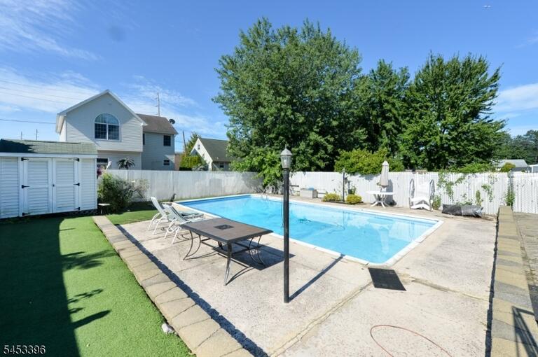 Property listing MLS 4046517 photo 26