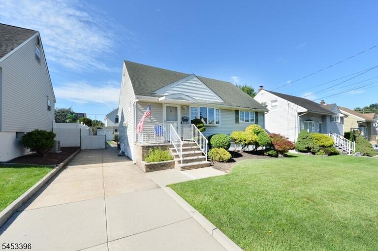 Property listing MLS 4046517 photo 3